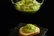 Avocado-cashew paste